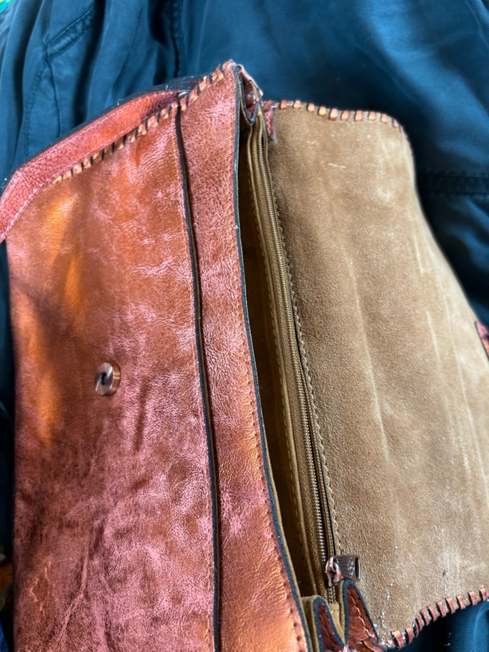 Patricia Nash Gorgeous Metallic Copper Tooled Burnished Leather Crossbody NWT - Picture 9 of 9